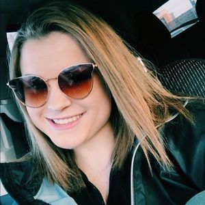 Meet your Posher, Kaci